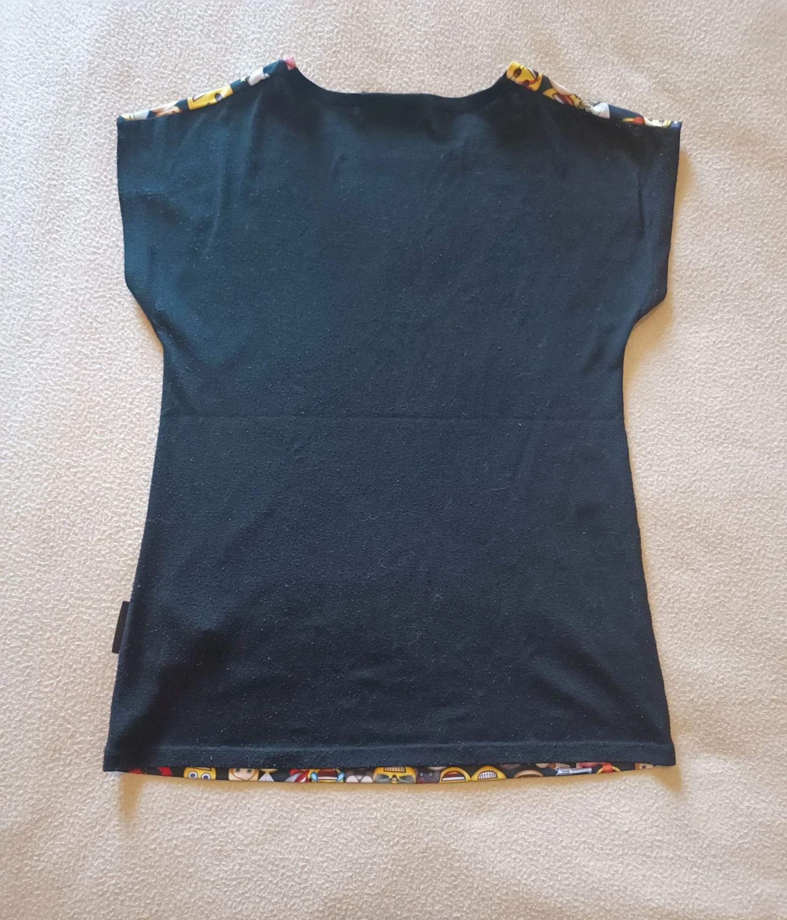 Children's unisex short-sleeve emoji t-shirt size 12 years good condition – photo 6